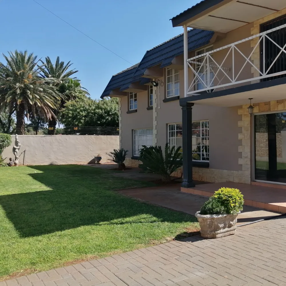 House for sale in Rhodesdene - 1KJ1656913 House for sale in Rhodesdene - 1KJ1656913