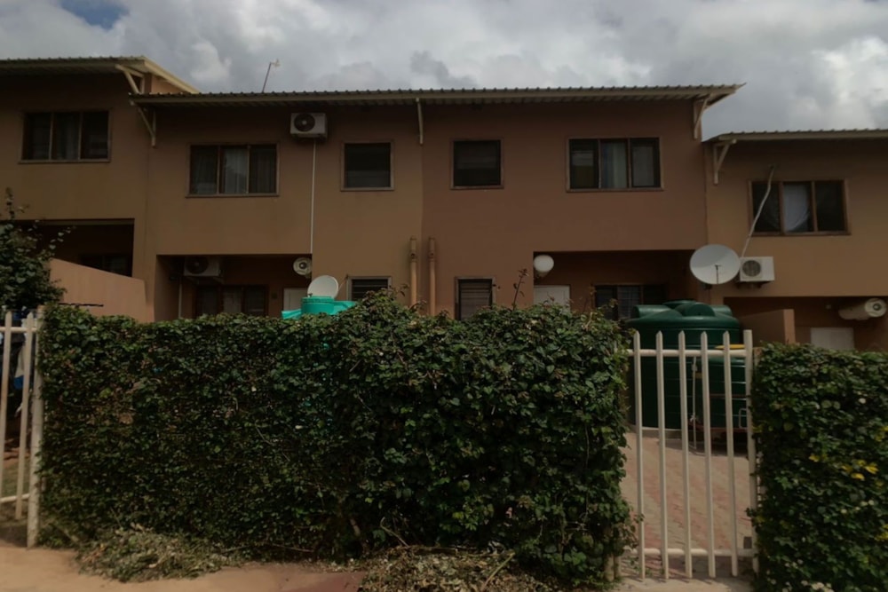 Double-storey apartment for sale in Roma, Zambia - 3ZA1657029