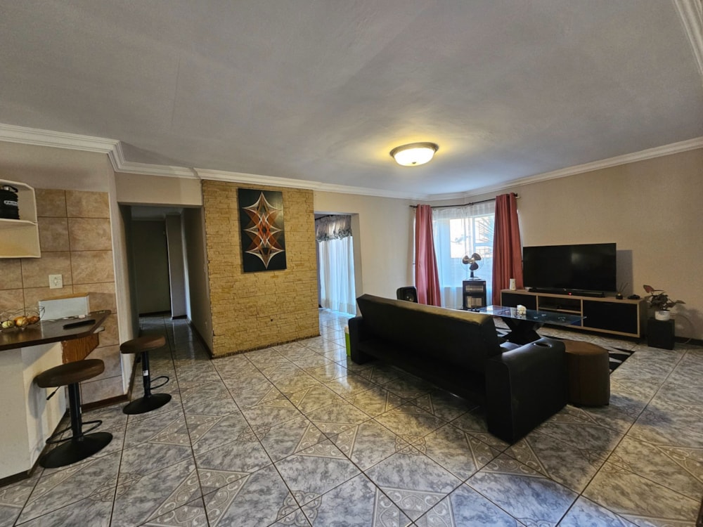 House for sale in Rensburg - 1SP1657097