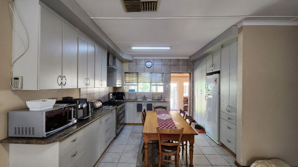 House for sale in Wesbank, Oudtshoorn - 1OU1657107 House for sale in Wesbank, Oudtshoorn - 1OU1657107