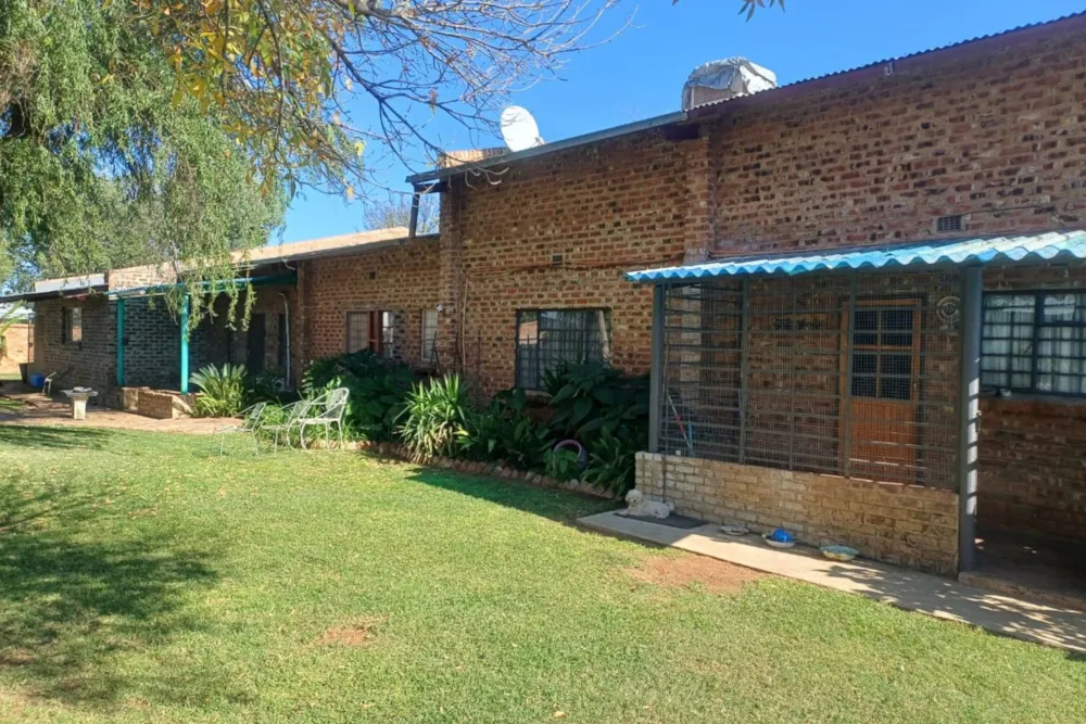 Aquaculture farm for sale in Schweizer-Reneke - 1KJ1657175 Aquaculture farm for sale in Schweizer-Reneke - 1KJ1657175