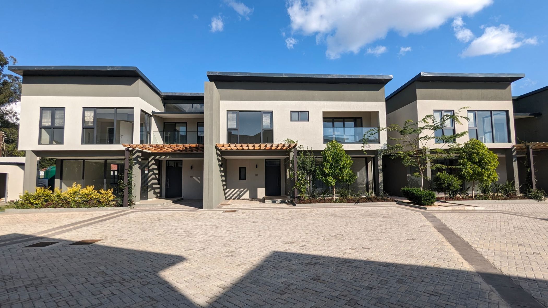 Townhouse to rent in Roma, Zambia - 3ZA1657239