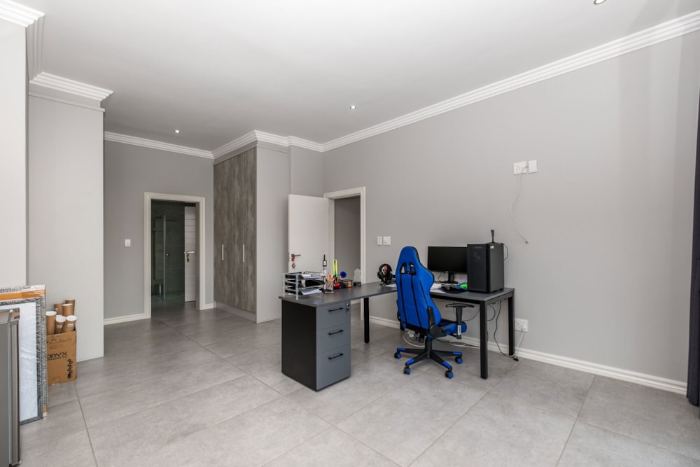 House for sale in Aspen Hills - 1GV1657574