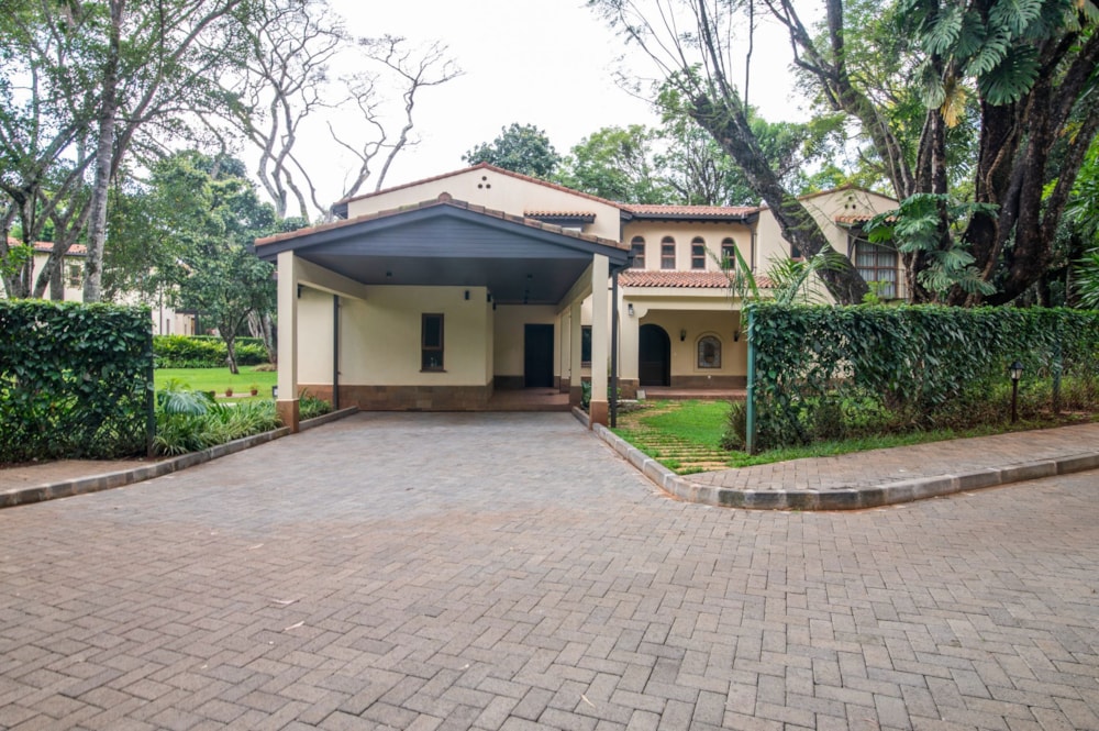 Double-storey house let in Karen, Kenya - 3KE1659333 Double-storey house let in Karen, Kenya - 3KE1659333