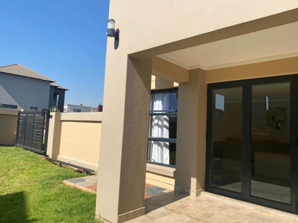 Double-storey house to rent in Derdepoort - MZL1658941 Double-storey house to rent in Derdepoort - MZL1658941