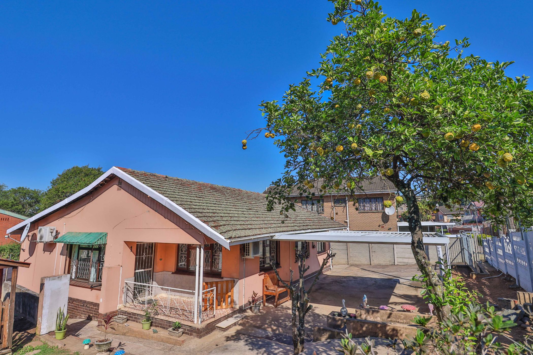 House for sale in Mobeni Heights - 1WB1657848