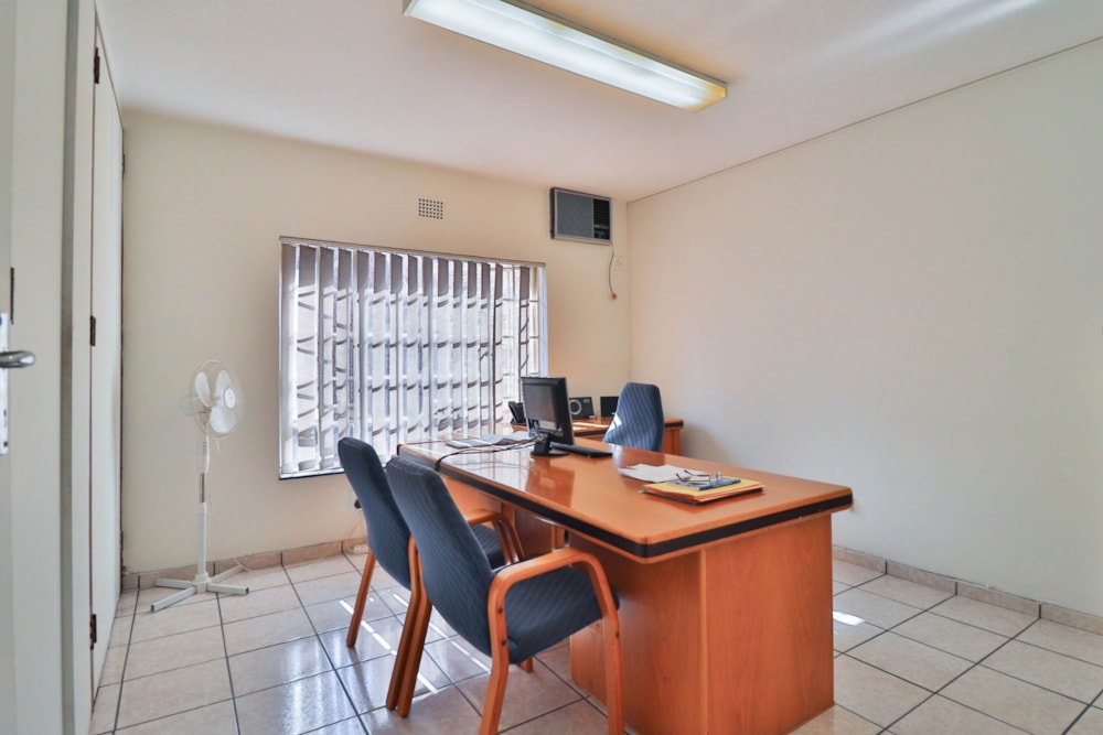 Commercial office for sale in Mbombela Central (Nelspruit Central) - 1NS1657920