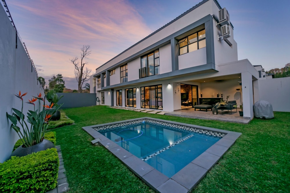 Double-storey cluster sold in Waverley, Johannesburg - HP1657975 Double-storey cluster sold in Waverley, Johannesburg - HP1657975