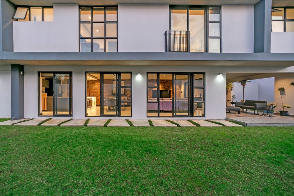 Double-storey cluster sold in Waverley, Johannesburg - HP1657975 Double-storey cluster sold in Waverley, Johannesburg - HP1657975