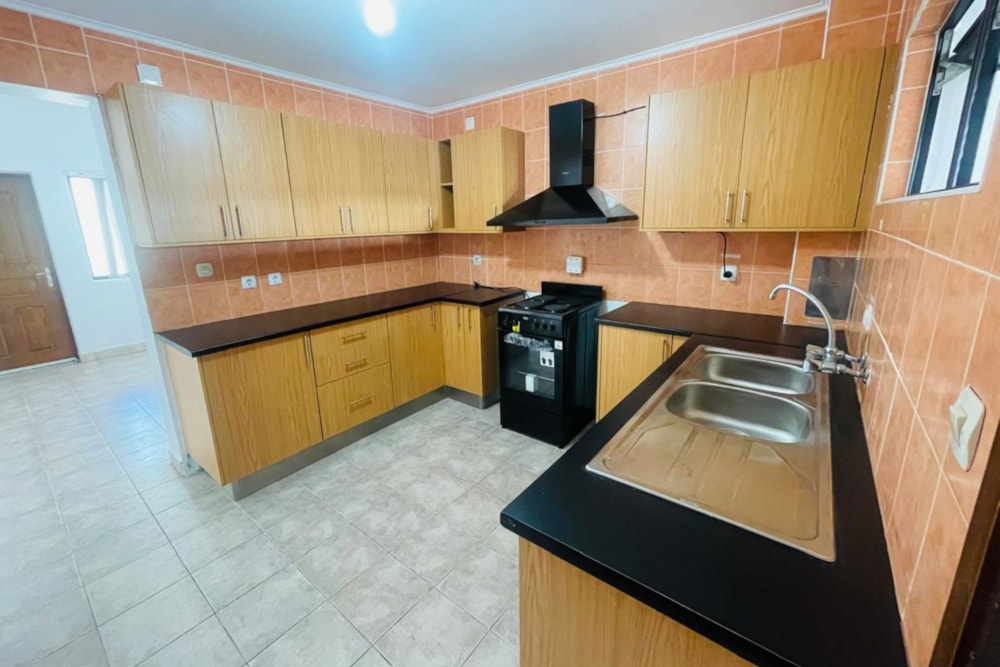 Multi-storey house for sale in Maputo , Mozambique - 3MQ1658085 Multi-storey house for sale in Maputo , Mozambique - 3MQ1658085