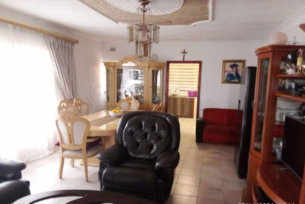 House for sale in Umlazi - 1WB1658407