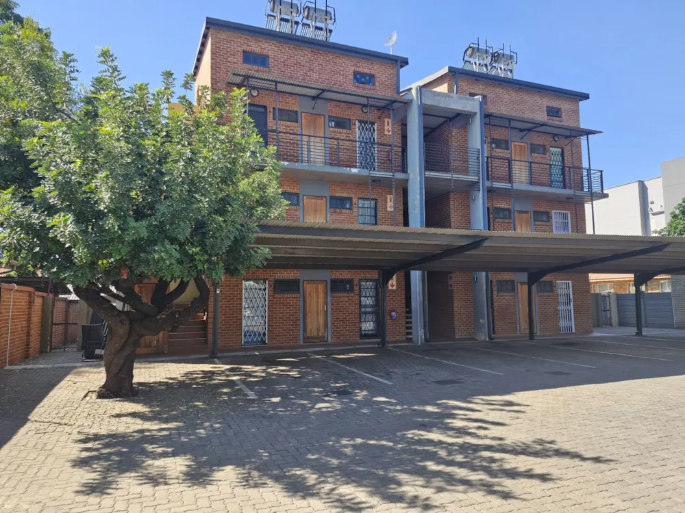 Bachelor apartment for sale in Rustenburg - 1RU1658473 Bachelor apartment for sale in Rustenburg - 1RU1658473
