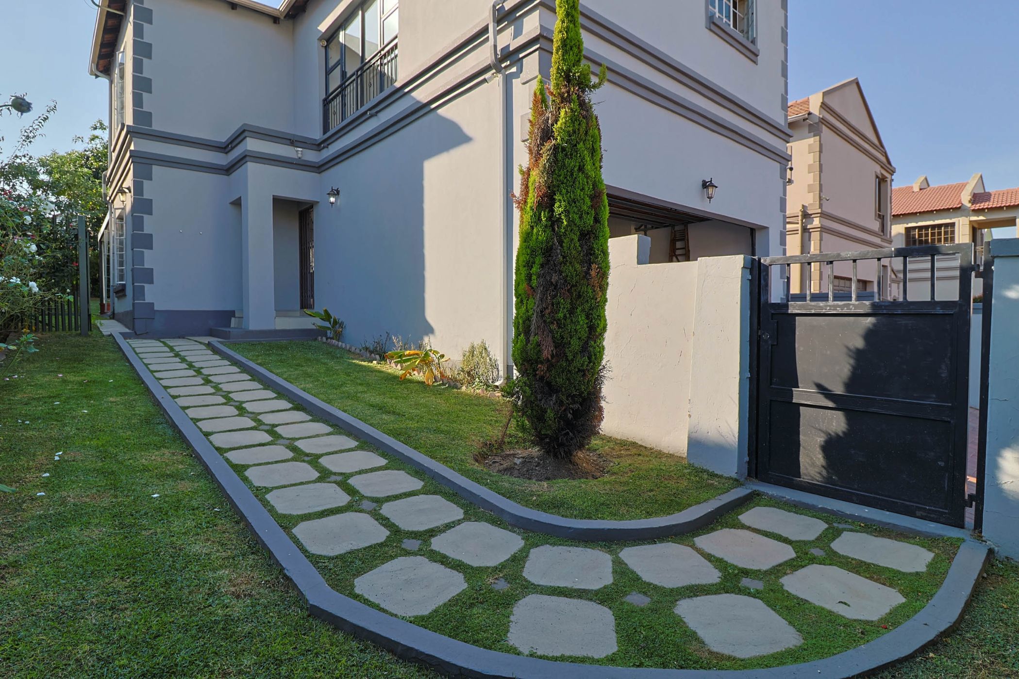 Security estate home sold in South Crest - 1AB1658508