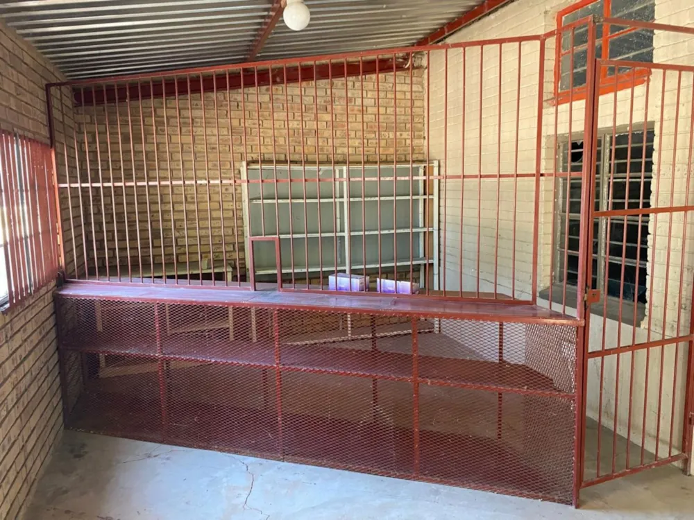Commercial retail property for sale in Louwna - 1RN1692842 Commercial retail property for sale in Louwna - 1RN1692842