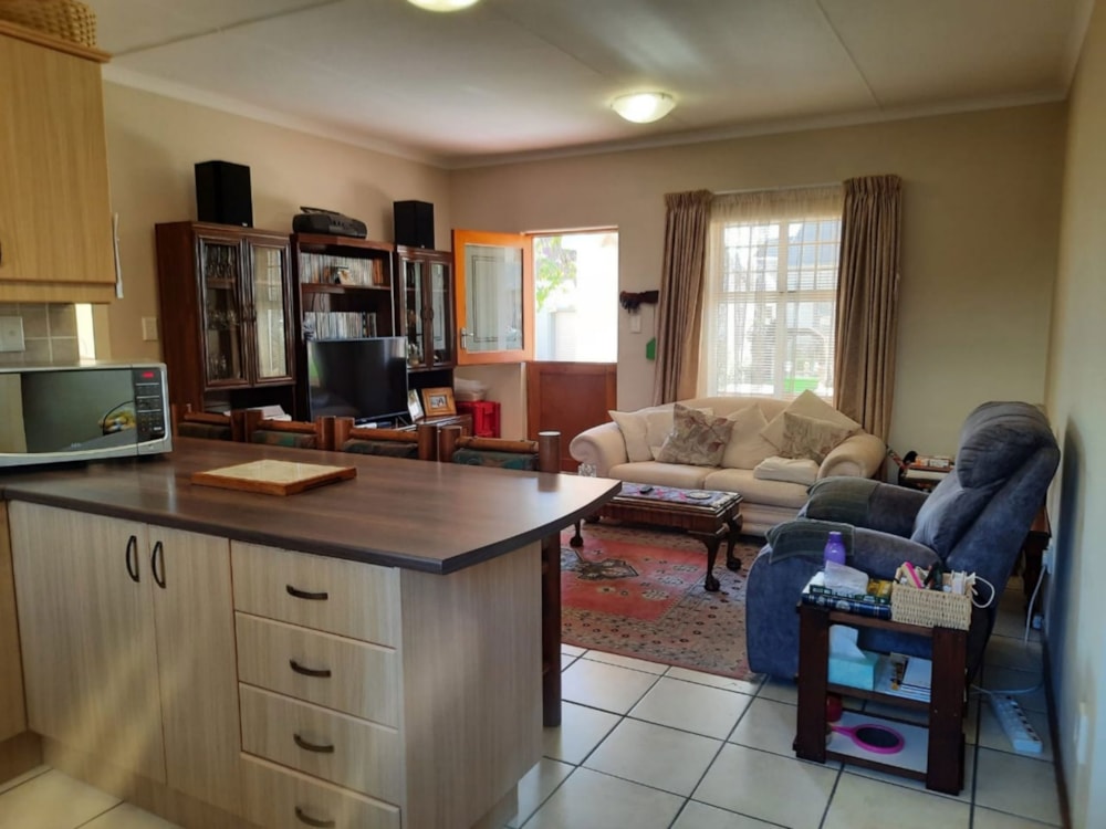 Retirement home for sale in Oudtshoorn - 1OU1658807