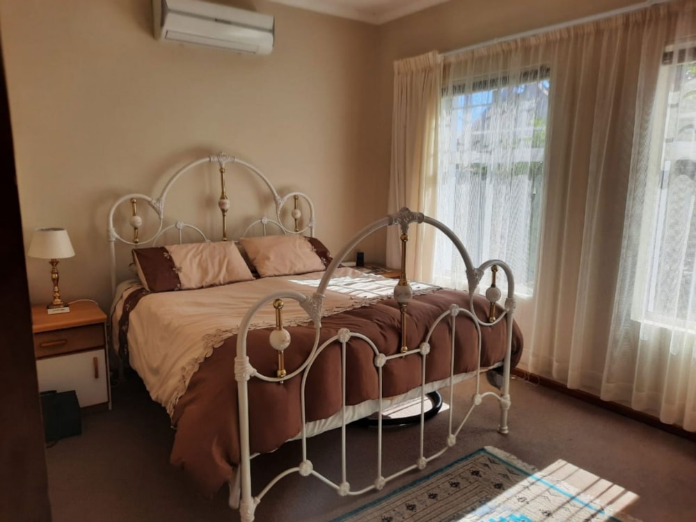 Retirement home for sale in Oudtshoorn - 1OU1658807
