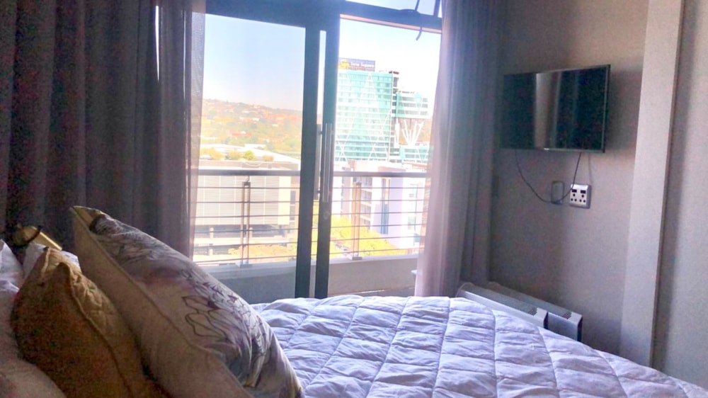 Apartment to rent in Menlyn - PTL1705757 Apartment to rent in Menlyn - PTL1705757