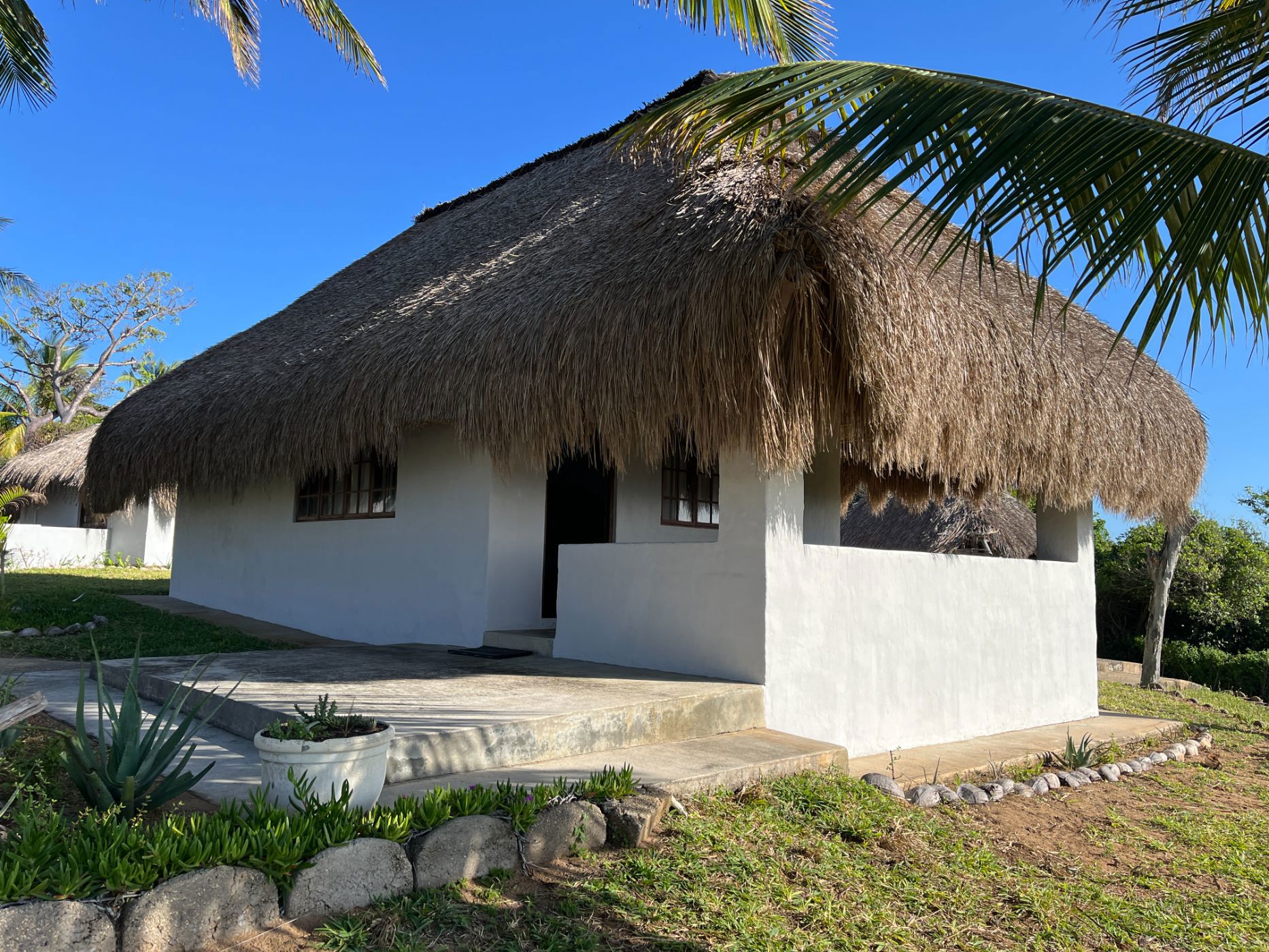 Beach bungalow for sale in Morrumbene, Mozambique - 3MQ1658991