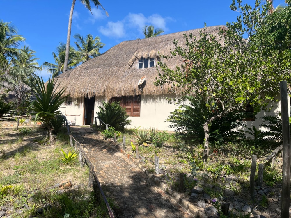 Beach bungalow for sale in Praia da Barra, Mozambique - 3MQ1659030