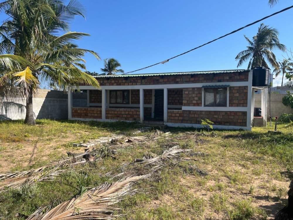 House for sale in Praia do Tofo, Mozambique - 3MQ1659375