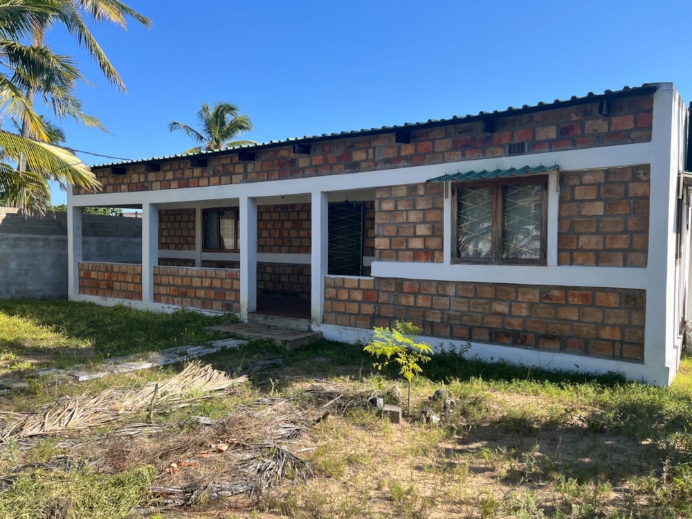 House for sale in Praia do Tofo, Mozambique - 3MQ1659375