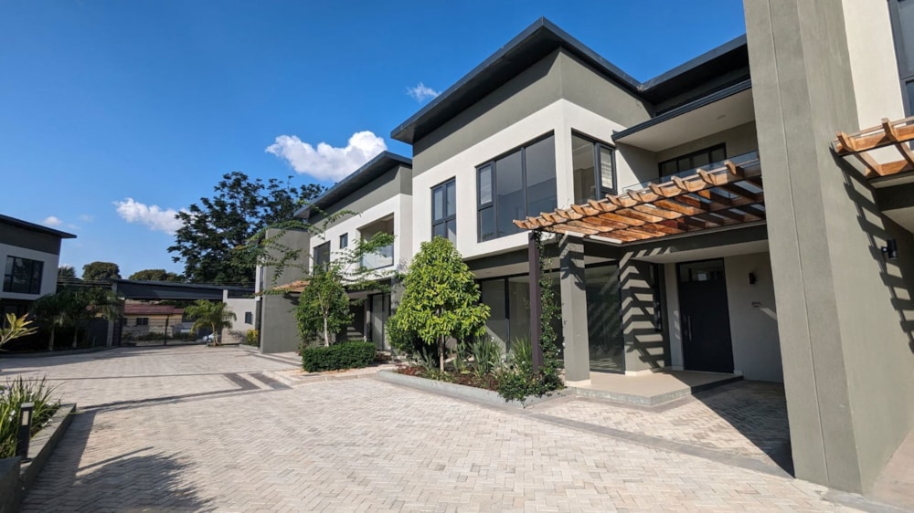 Townhouse for sale in Roma, Zambia - 3ZA1659426