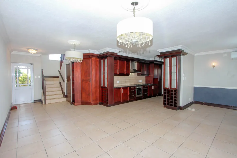 Townhouse let in La Lucia - 1ND1720385 Townhouse let in La Lucia - 1ND1720385