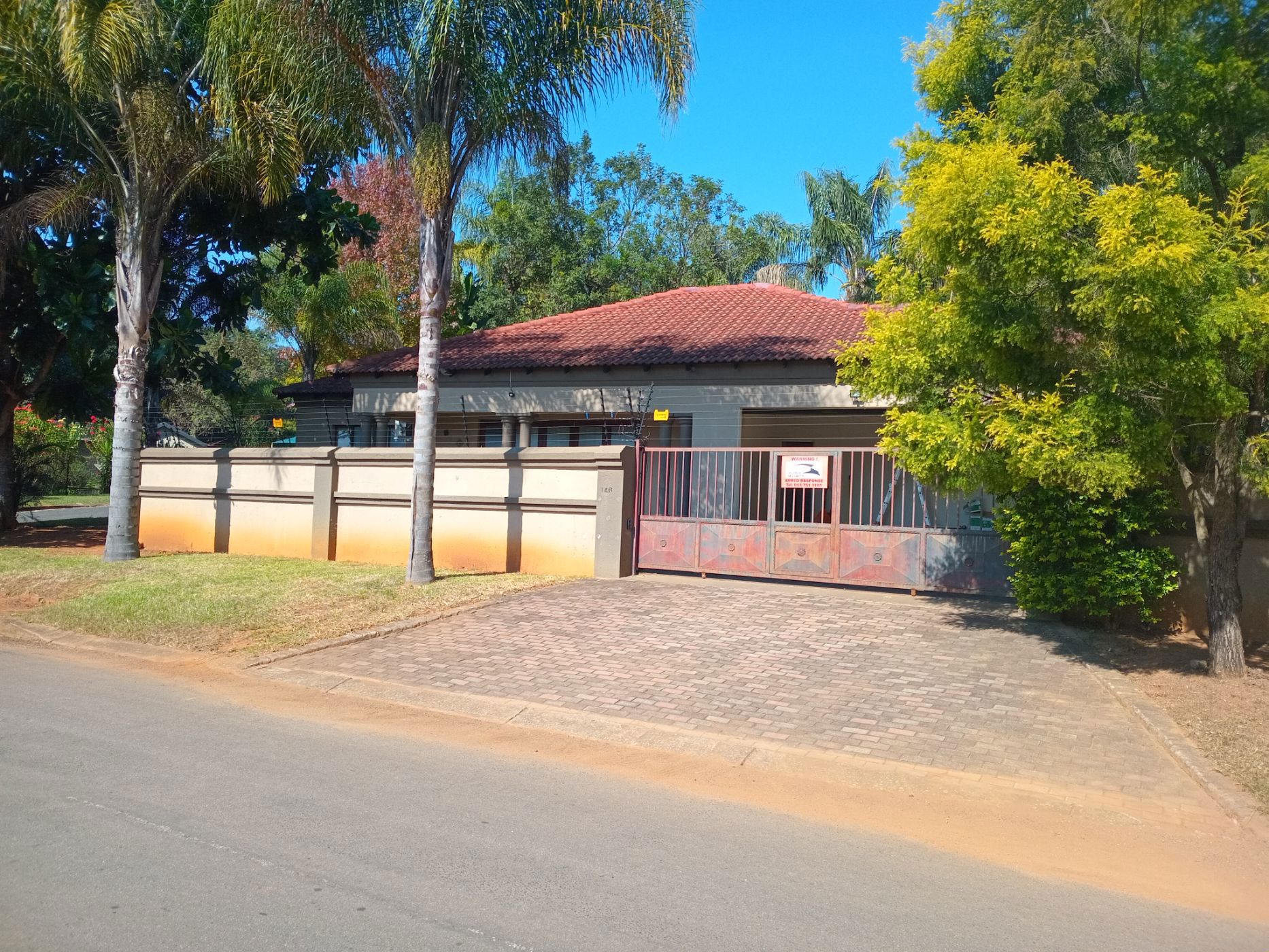 House let in Kingsview - 1WR1701068