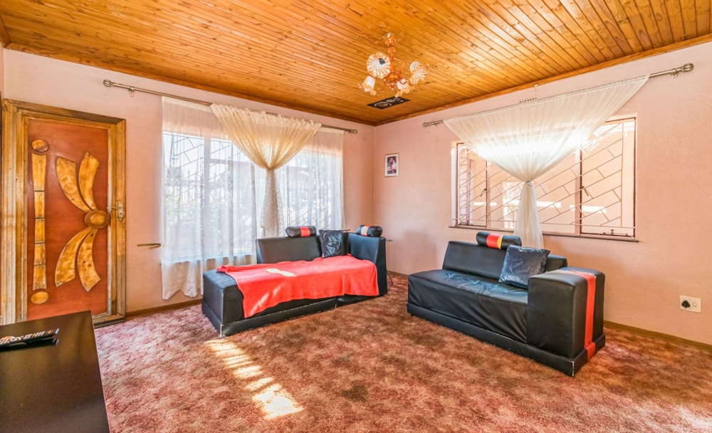 House for sale in Toekomsrus, Randfontein - 1KR1660088 House for sale in Toekomsrus, Randfontein - 1KR1660088