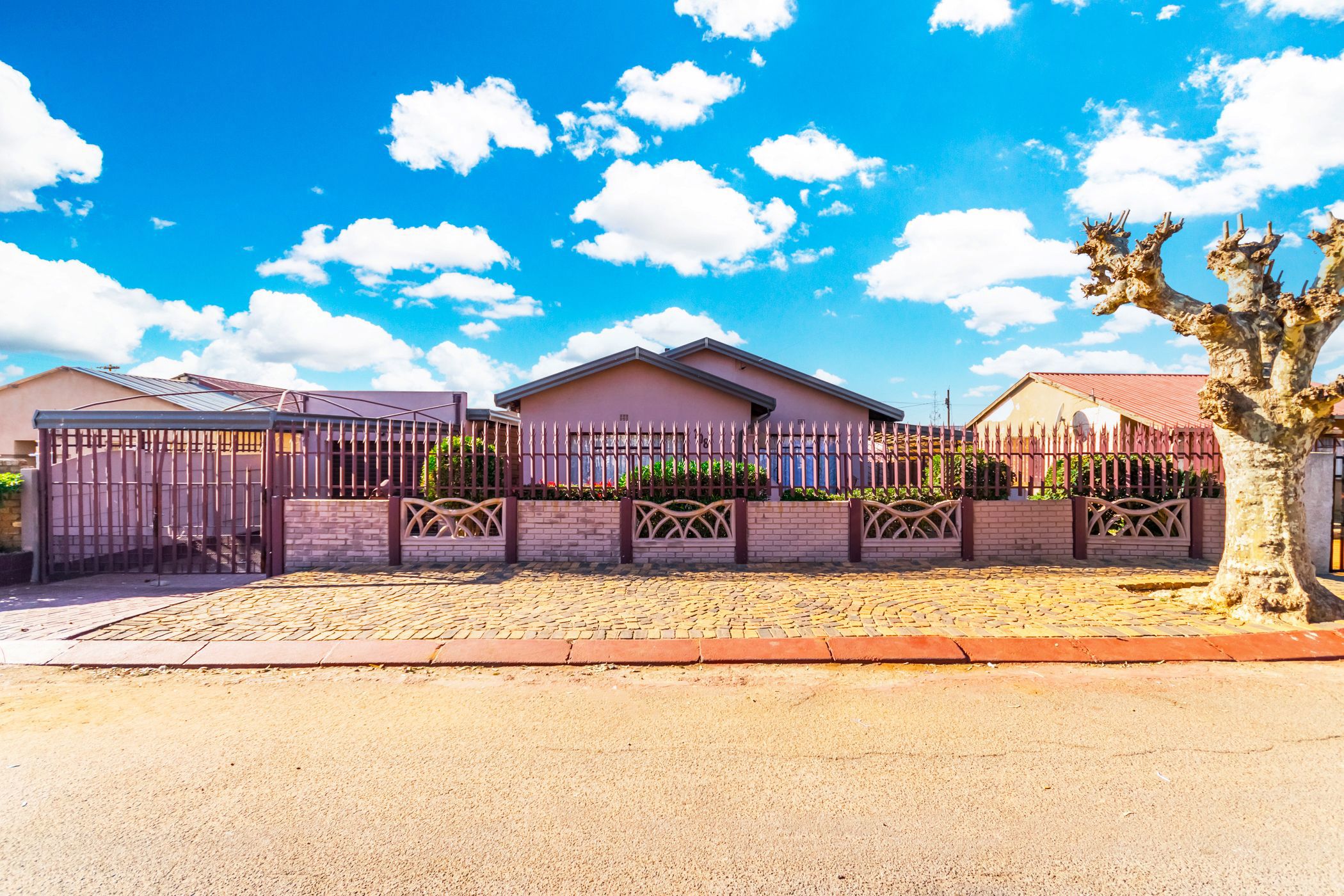 House for sale in Toekomsrus, Randfontein - 1KR1660088