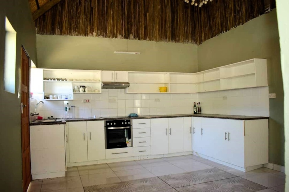 Commercial business for sale in Maun, Botswana - 3BO1659748 Commercial business for sale in Maun, Botswana - 3BO1659748