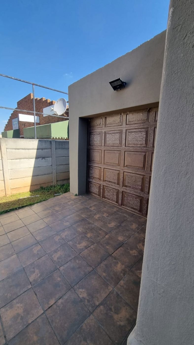 House for sale in Selection Park - 1SP1659756