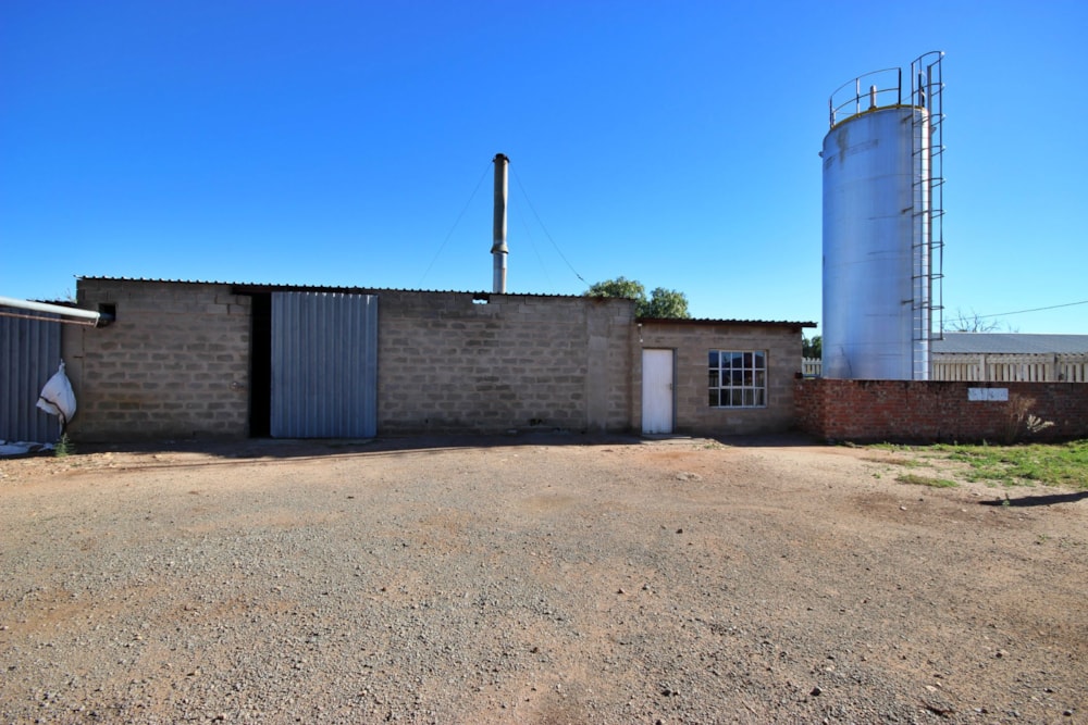 Commercial industrial property for sale in Dysselsdorp - 1OU1660094 Commercial industrial property for sale in Dysselsdorp - 1OU1660094