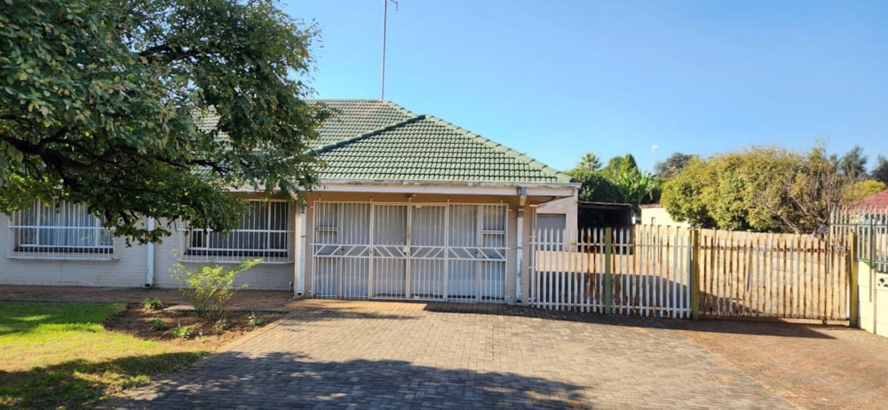 House for sale in Three Rivers North - 1VT1660067