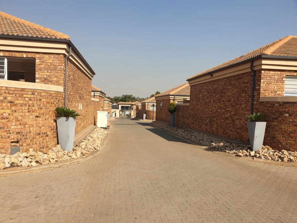 Security complex home to rent in Bartlett - ENL1749936 Security complex home to rent in Bartlett - ENL1749936