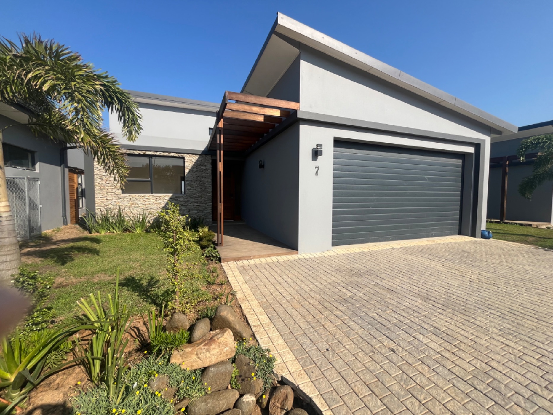 House for sale in Salt Rock - 1BD1660117