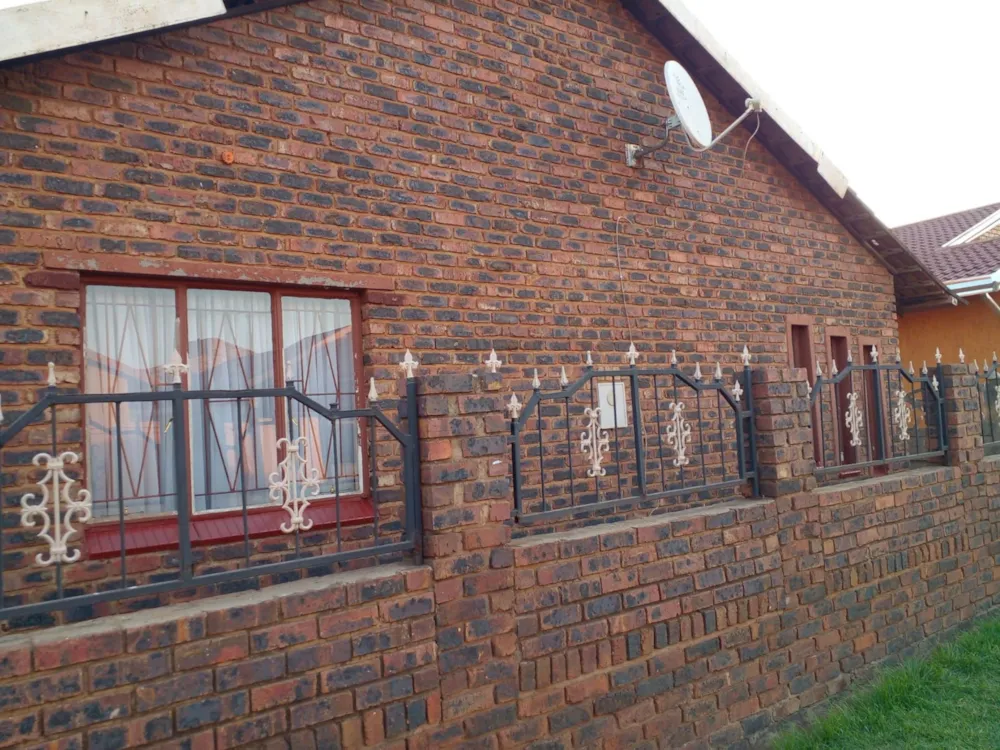 House for sale in Sebokeng Zone 6 - 1VT1661108