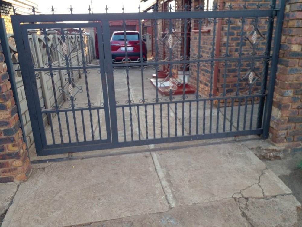 House for sale in Sebokeng Zone 6 - 1VT1661108