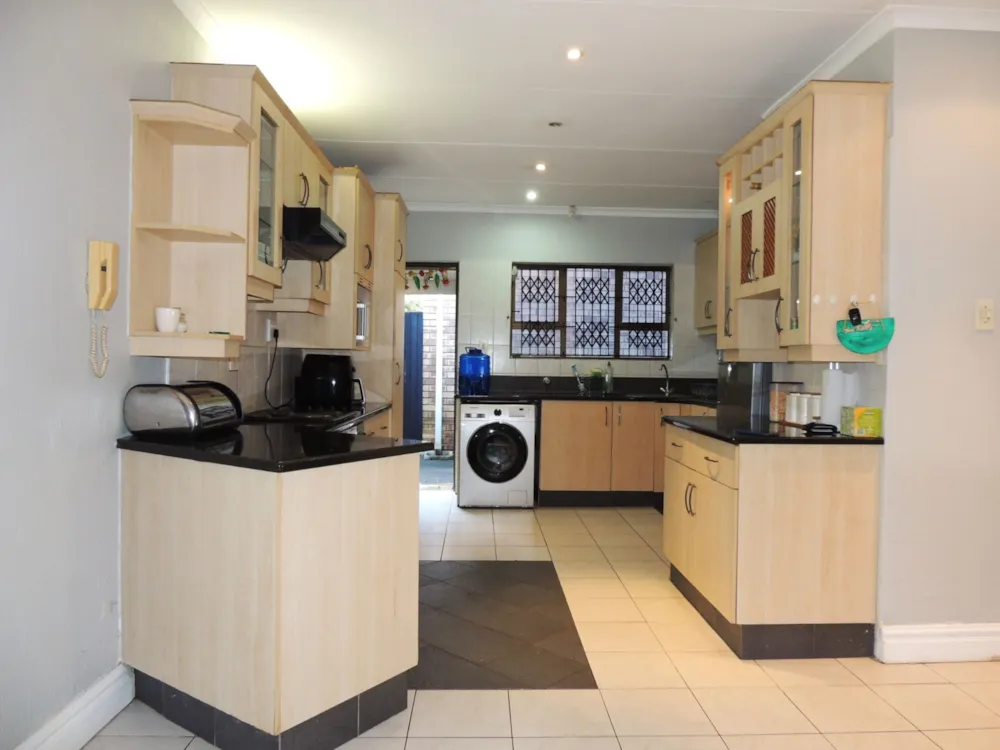 Townhouse let in Amanzimtoti - 1WB1719237 Townhouse let in Amanzimtoti - 1WB1719237