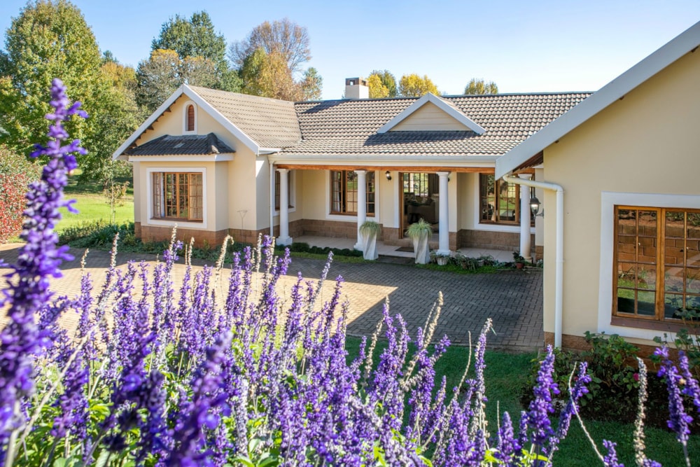 Security complex home for sale in Underberg - 1UB1657607