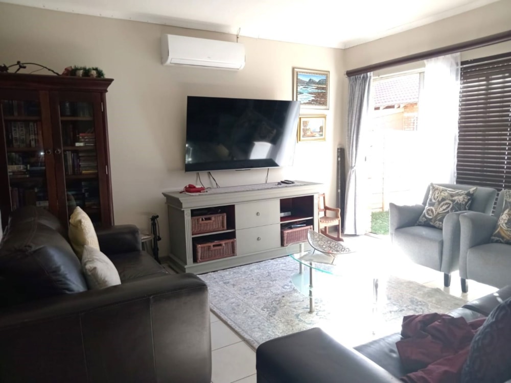 Townhouse for sale in Quaggafontein - 1BX1700156