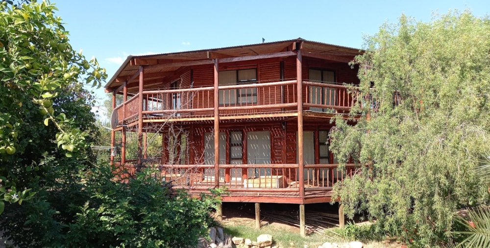 Cluster for sale in Oudtshoorn North - 1OU1657141