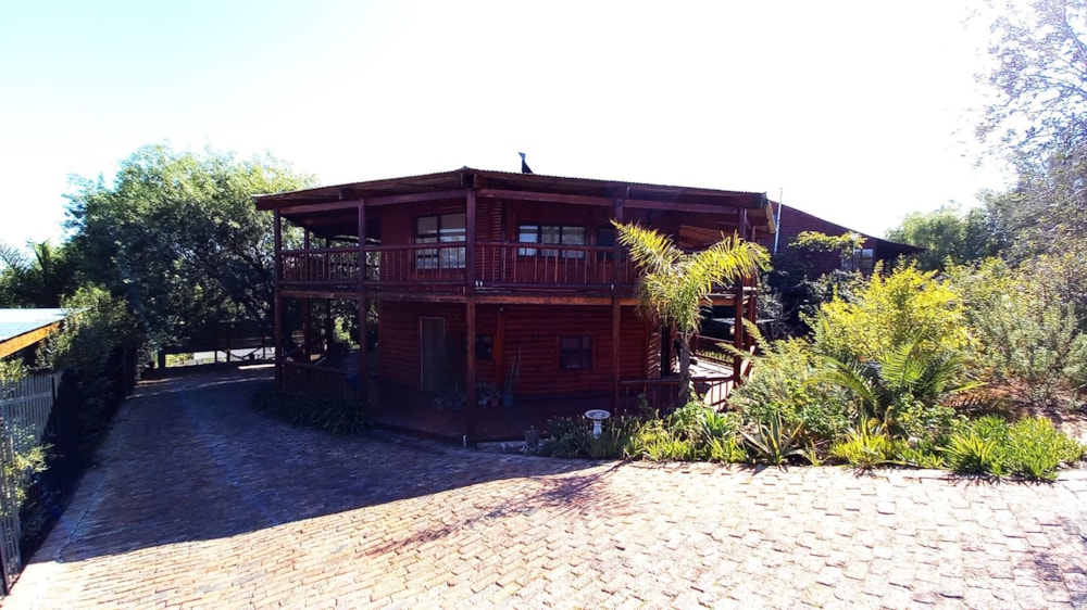 Cluster for sale in Oudtshoorn North - 1OU1657141
