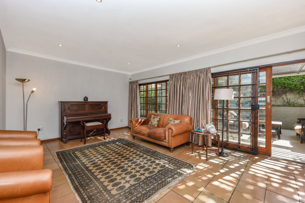 Cluster sold in Douglasdale - FW1659079 Cluster sold in Douglasdale - FW1659079