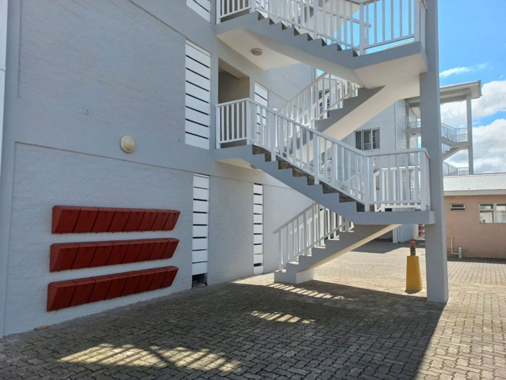 Apartment sold in Grahamstown Central (Makhanda Central)  - 1GC1656845 Apartment sold in Grahamstown Central (Makhanda Central)  - 1GC1656845