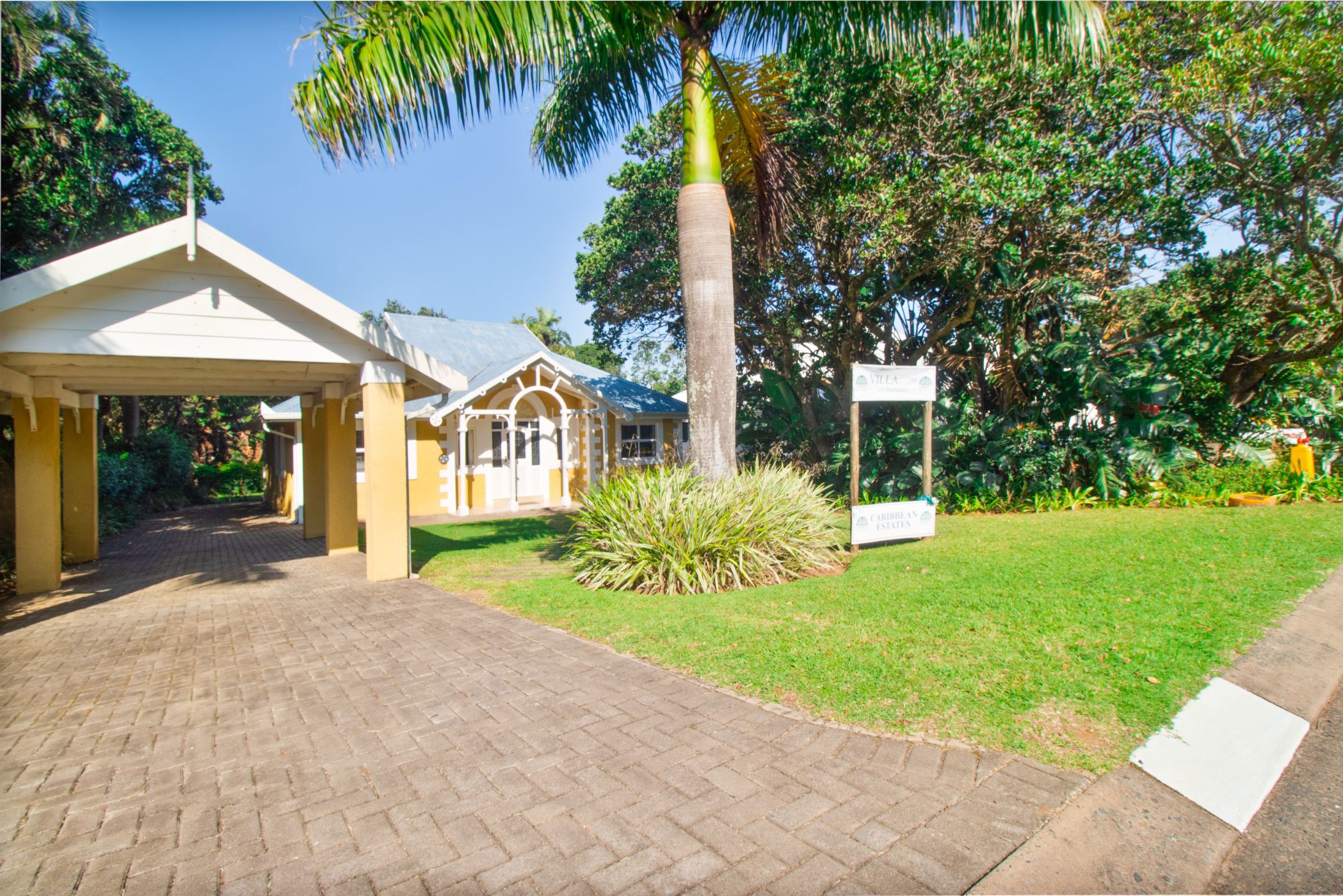 Multi-storey house for sale in Port Edward - 1PD1659347