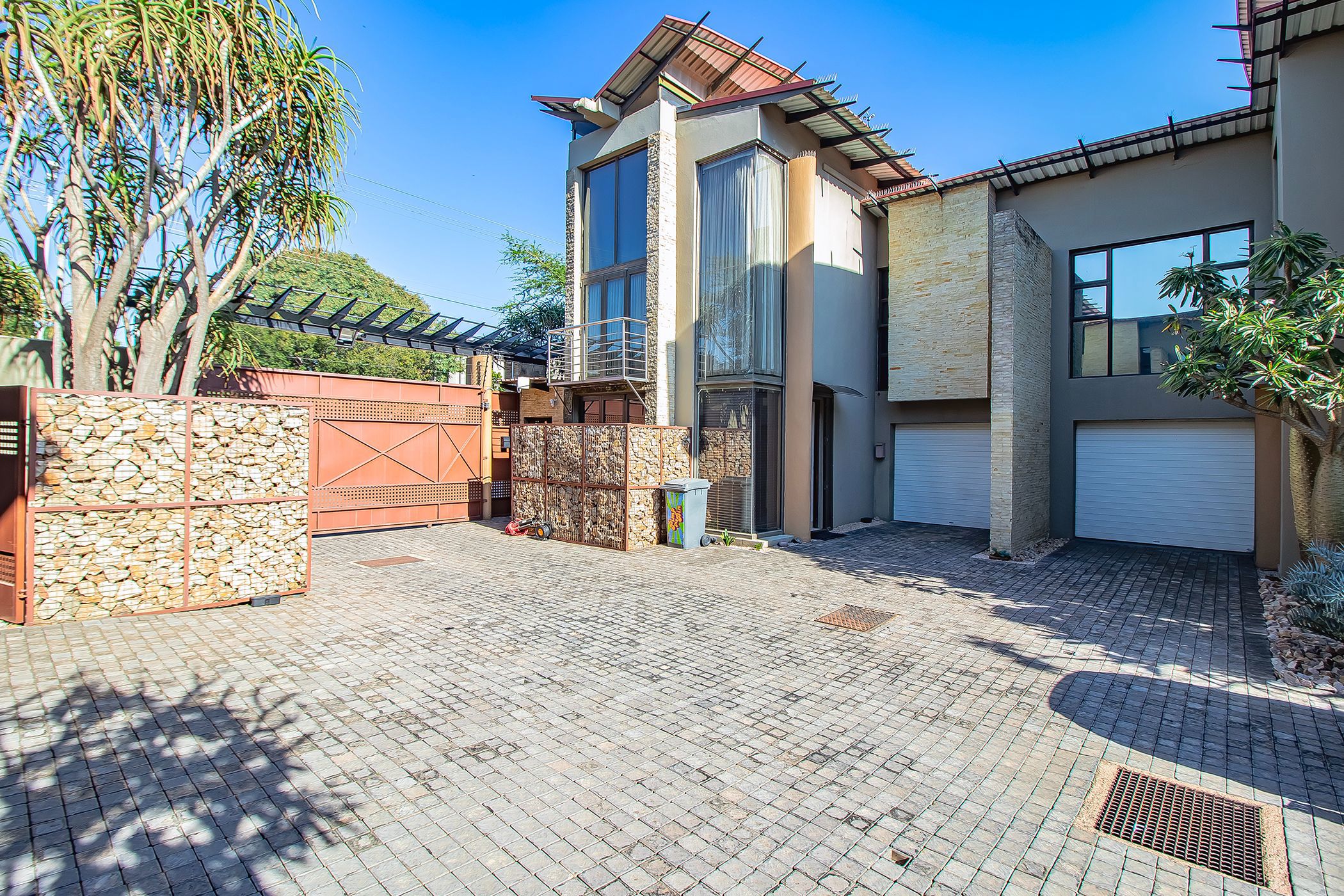 Townhouse for sale in Menlo Park - PT1716960