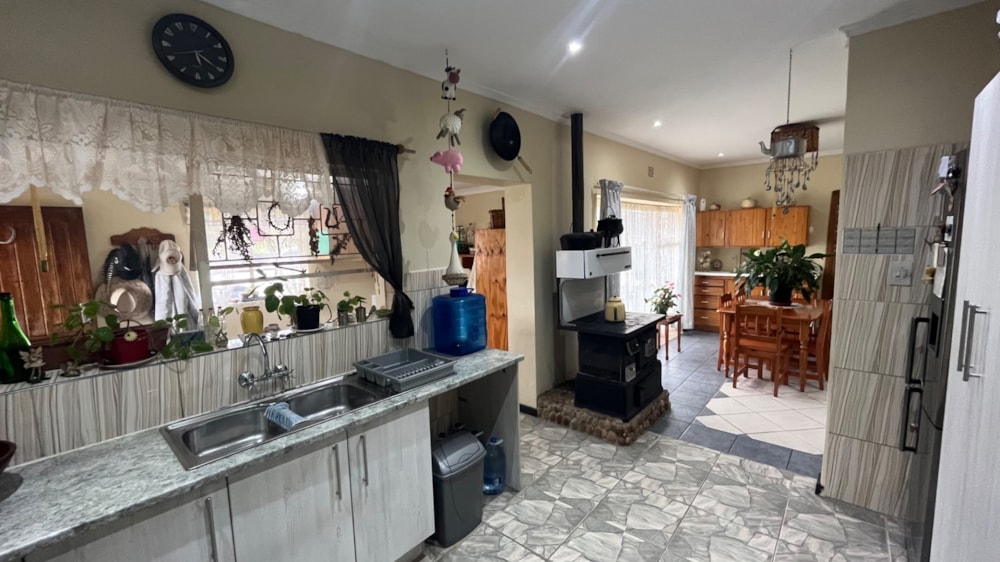 House for sale in Kareedouw, Eastern Cape - 1JF1746715