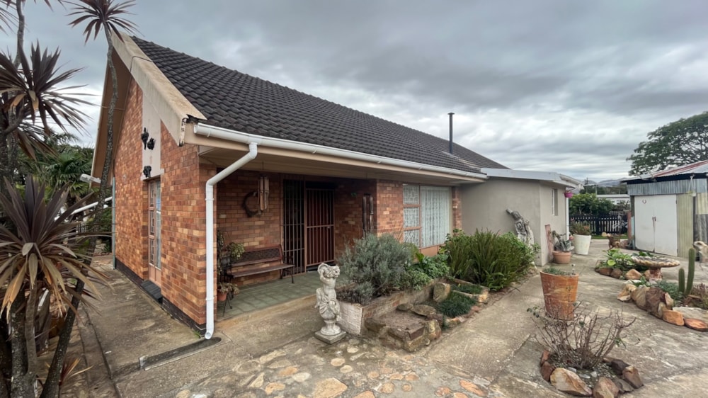 House for sale in Kareedouw, Eastern Cape - 1JF1746715