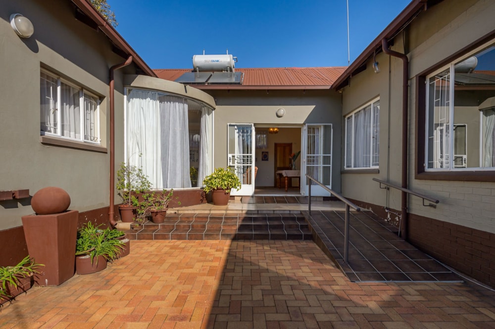 House for sale in Highlands North - BED1683823